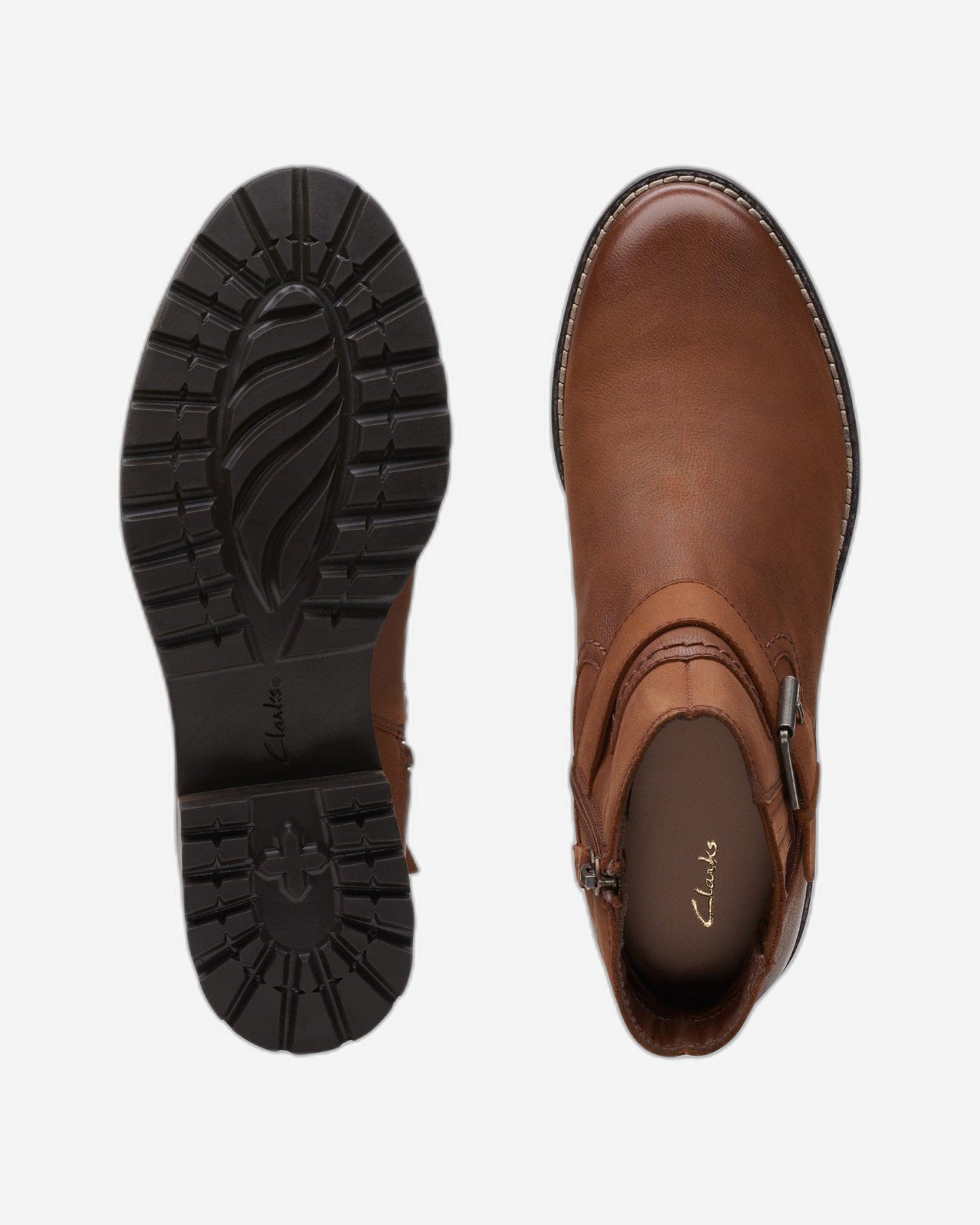 حذاء Clarks Clarkwell Strap Boots (مقاس واسع)