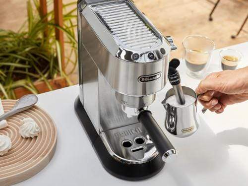 ماكينة صنع قهوة الإسبريسو Delonghi Dedica Style Pump، معدنية - Ec685.M