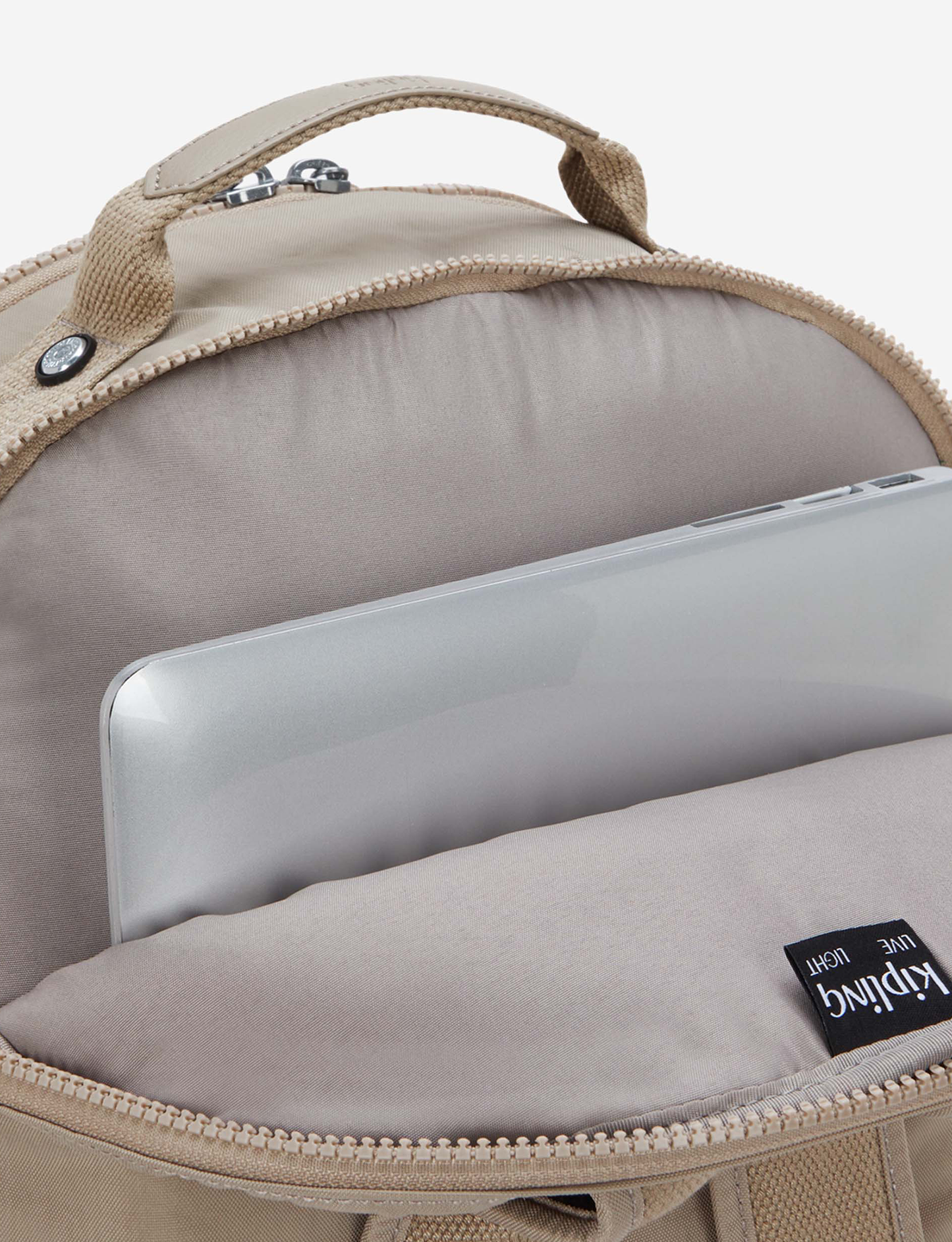 حقيبة ظهر KIPLING Seoul Lap Large باللون الرمادي الفاتح (مع جيب للكمبيوتر المحمول) I2969-4PW