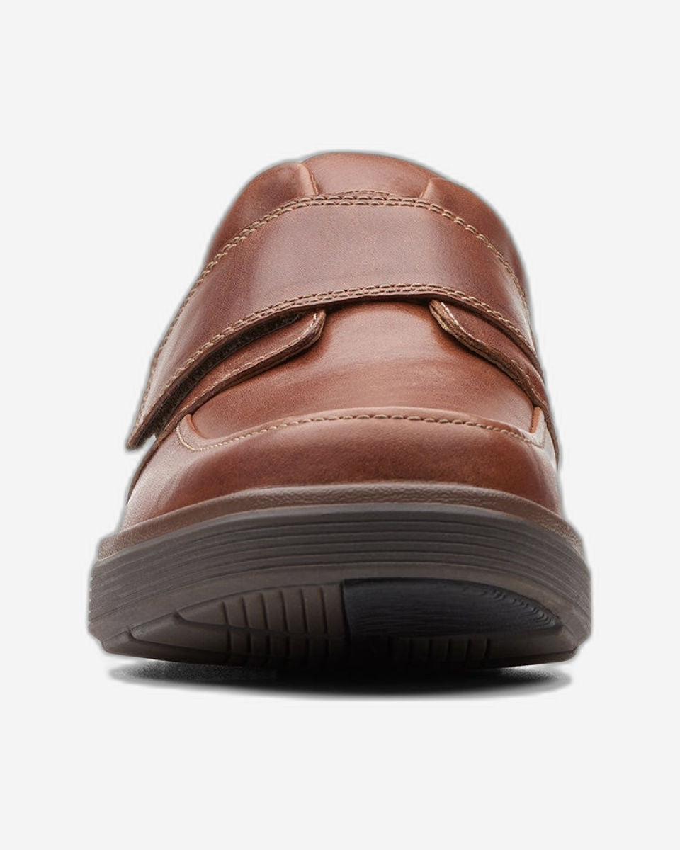 Clarks Un Abode Strap (مقاس عادي)