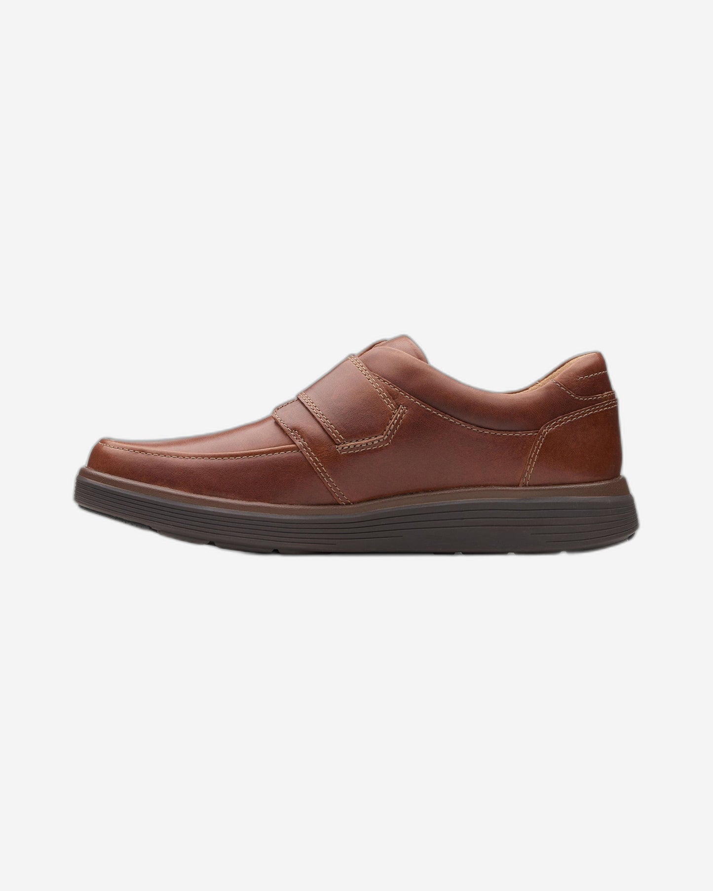 Clarks Un Abode Strap (مقاس عادي)