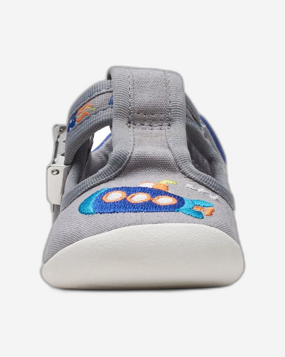 حذاء Clarks Roamer Sun للأطفال الصغار (مقاس واسع)