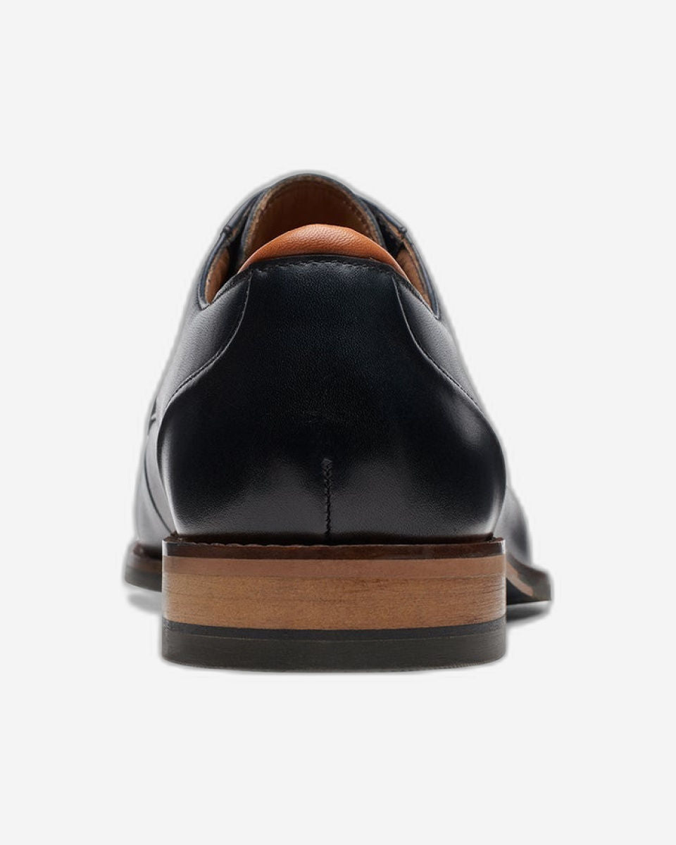 Clarks Craft Arlo Lace (مقاس عادي)