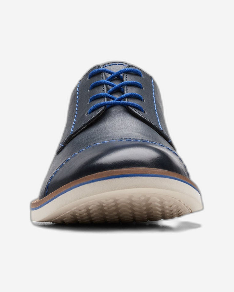 Clarks Atticus Lt Cap (مقاس عادي)