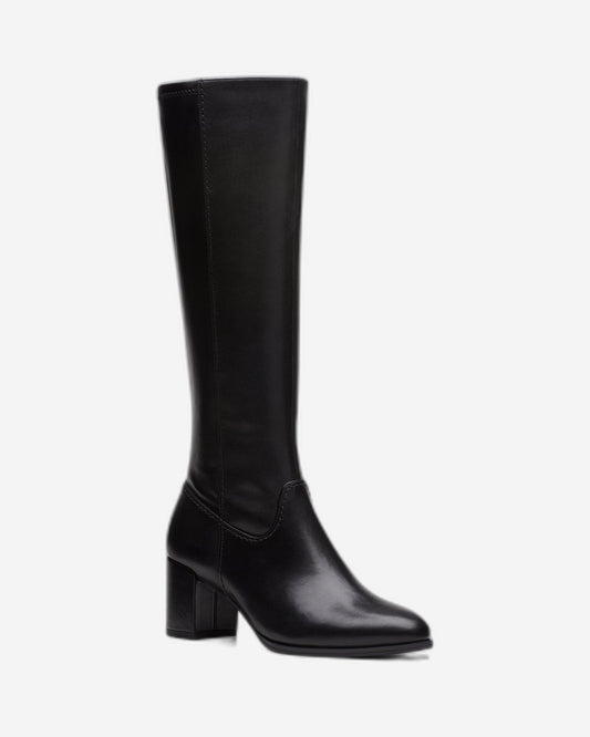 حذاء طويل من Clarks Freva55 (مقاس قياسي)