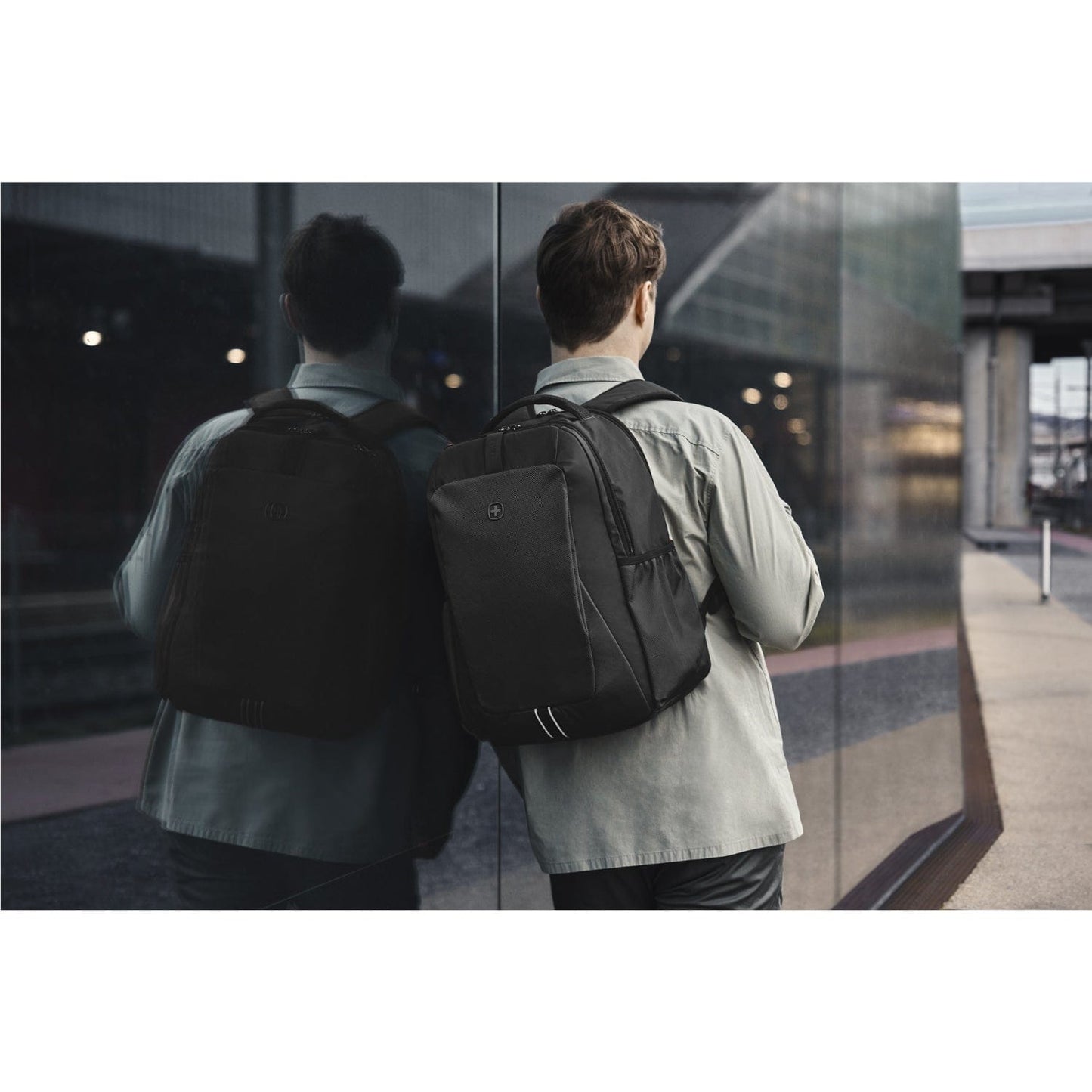 حقيبة ظهر Wenger XE Professional للكمبيوتر المحمول مقاس 15.6 بوصة مع جيب للكمبيوتر اللوحي باللون الأسود - 612739