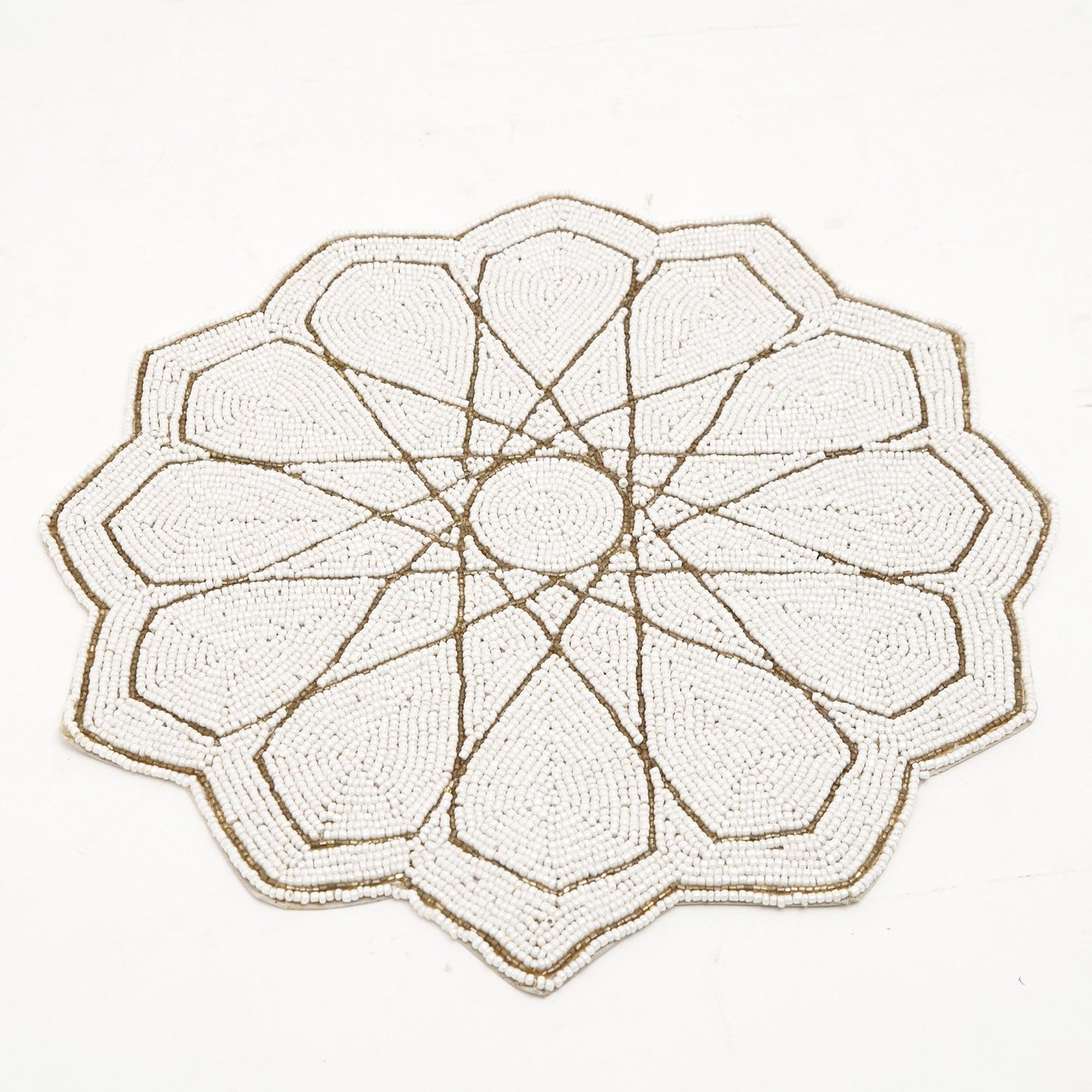 ARVIND DAISY GLS BEADED PLACEMAT WHT/GLD 36X36 - PM172163