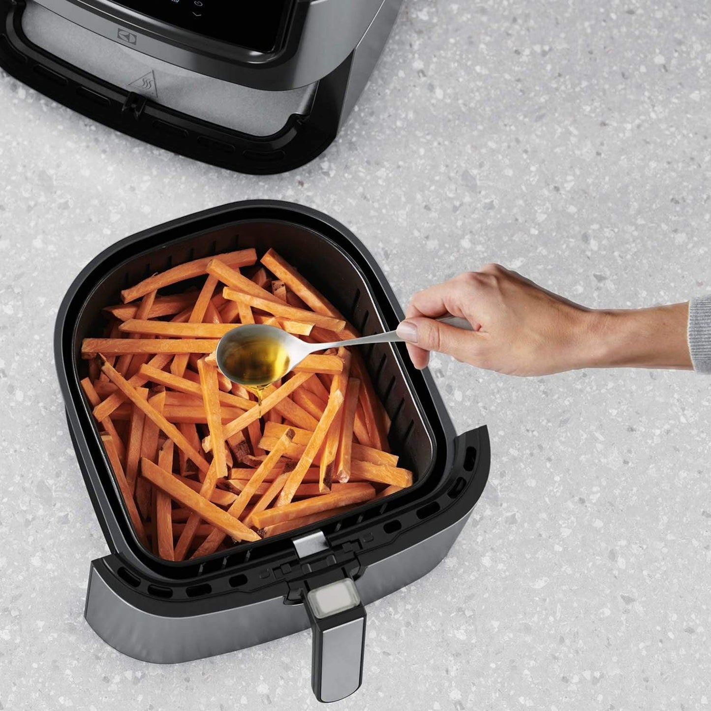 مقلاة هوائية إلكترولوكس إكسبلور 6 سعة 5.4 لتر من الفولاذ المقاوم للصدأ - E6Af1-720S