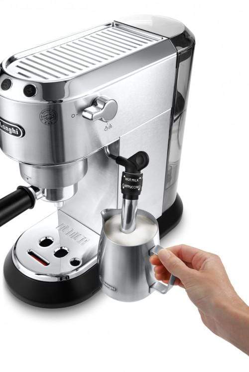 ماكينة صنع قهوة الإسبريسو Delonghi Dedica Style Pump، معدنية - Ec685.M