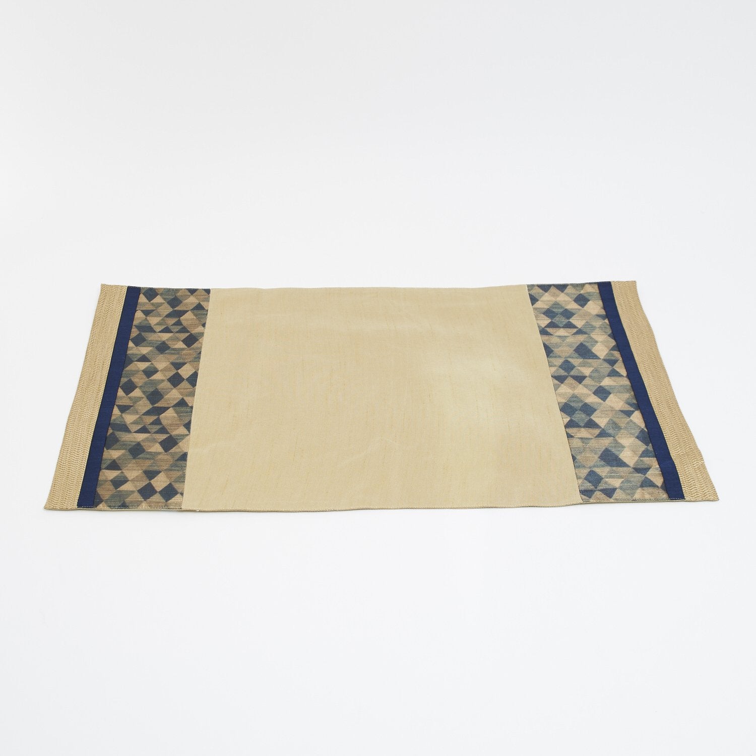 OKYRHOE TABLE PLACEMAT 33X58CM - TR-294-PM